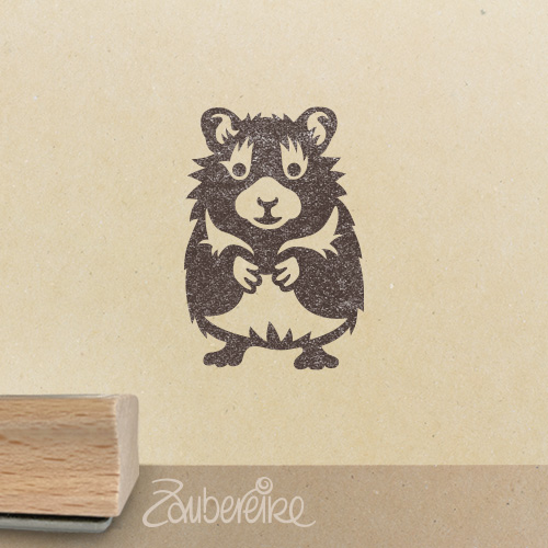 Stempelmotiv stehender Goldhamster von vorne