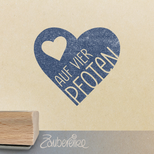 Negativer Text auf Herzform mit dem Wort "Herz" durch eine weiteres kleines Herzsymbol ausgetauscht